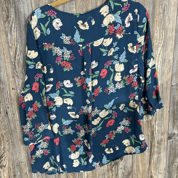 3/4 Sleeve Floral Blouse - Picture 5 of 7